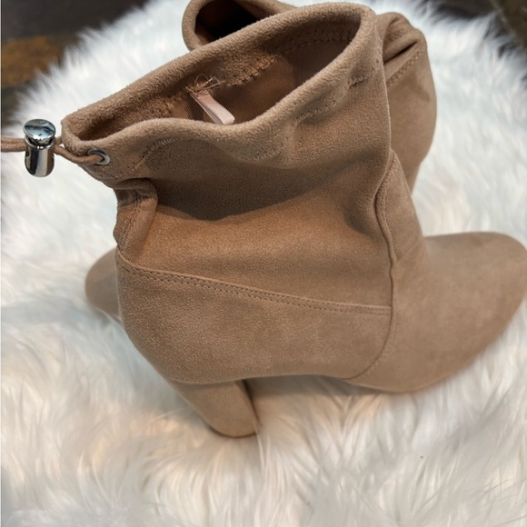 Express Women's Tan Faux Suede Block Heeled Ankle Sock Bootie Boho Boots size 8 - Picture 13 of 16